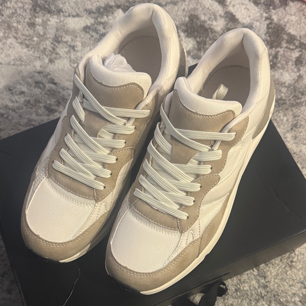 Fashion Nova White and Tan Men's Sneakers